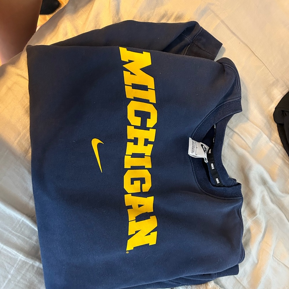 Umich crew neck from Nike